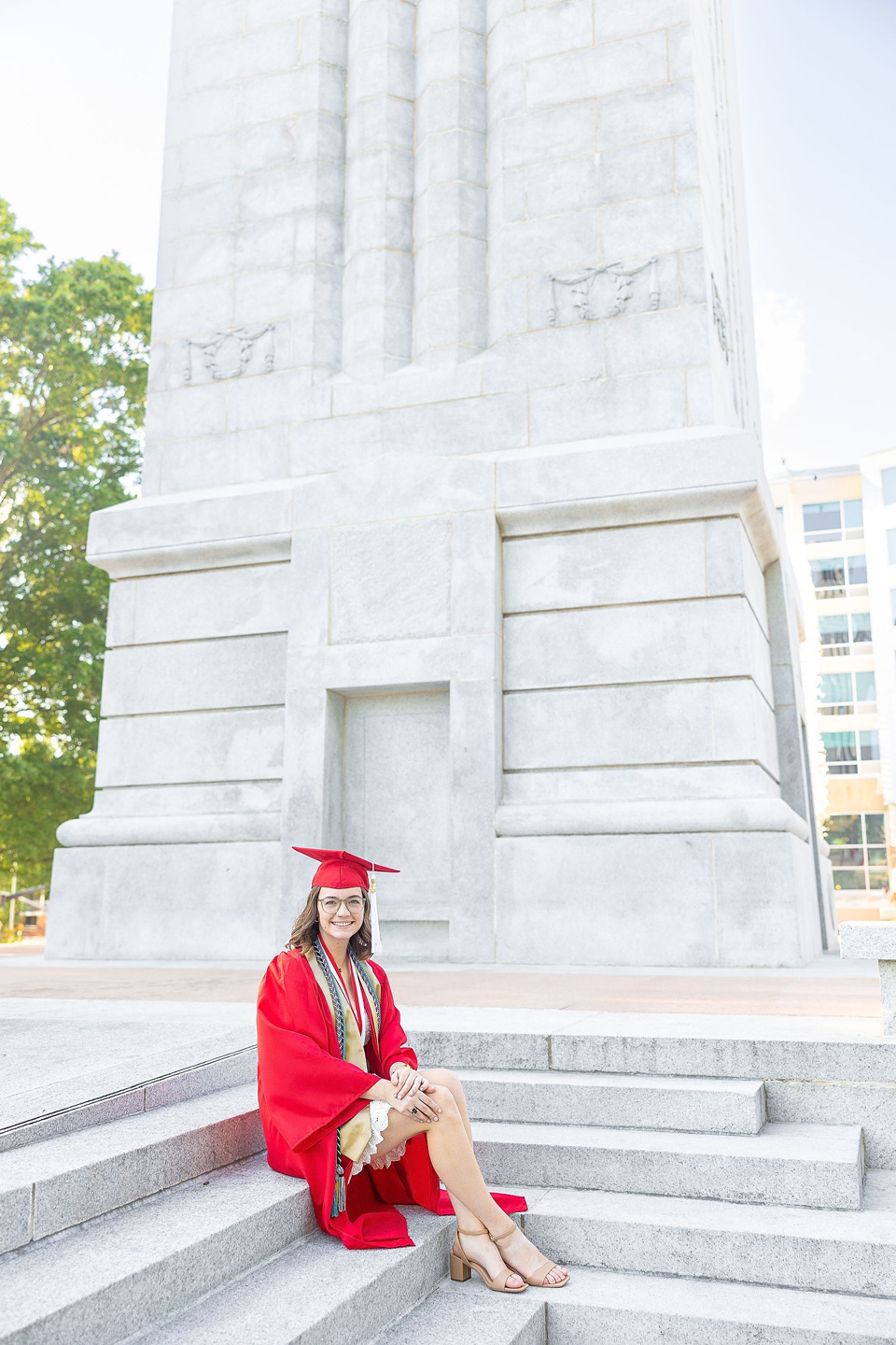 Graduation Style Guide: How to Dress for Your Photography Session |  juliareneephoto.com