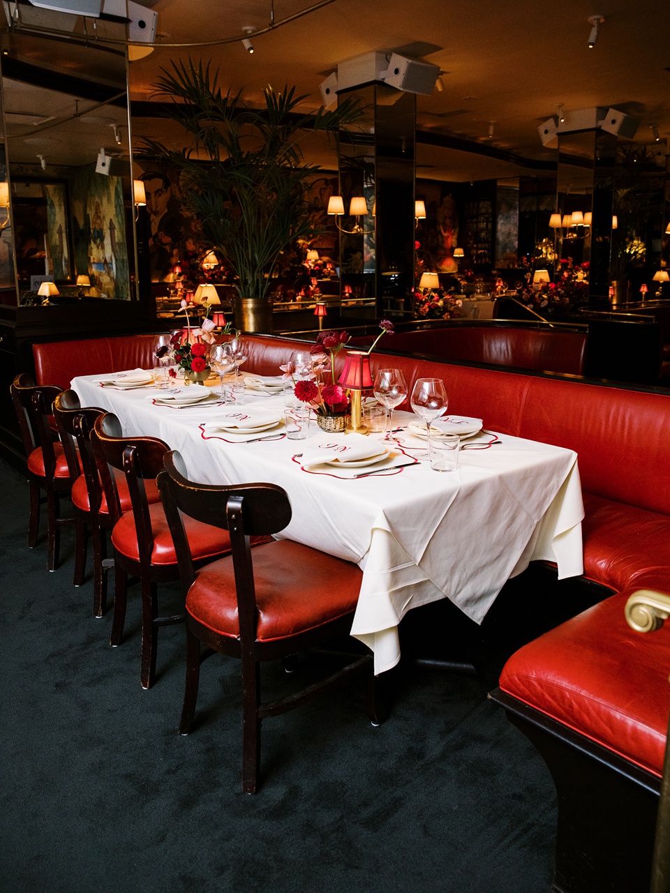 Reception at Monkey Bar with Vintage New York Vibes,nyc film wedding photographer