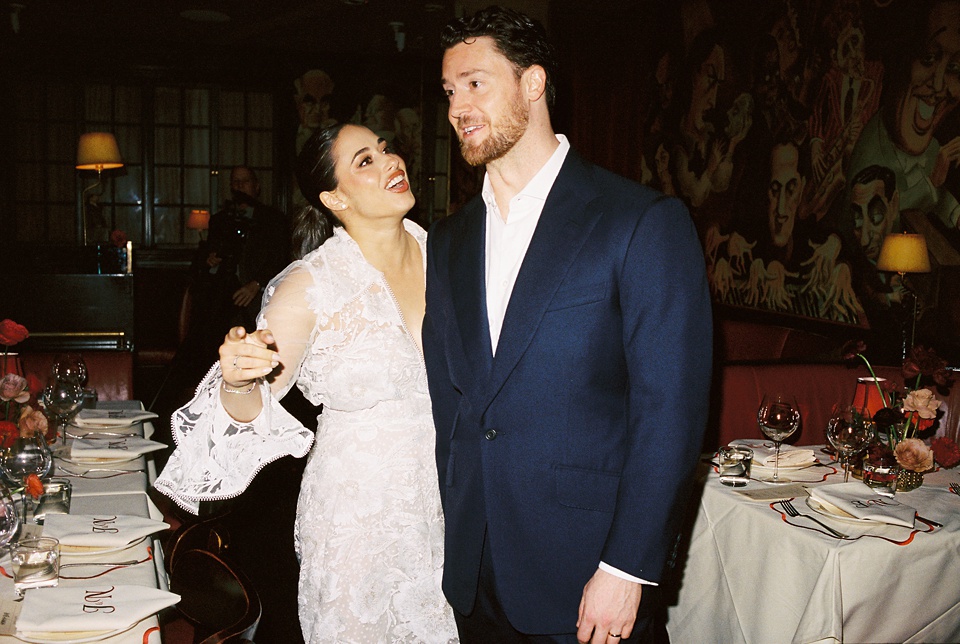 nyc stoop wedding,Bride and Groom on New York City Stoop
