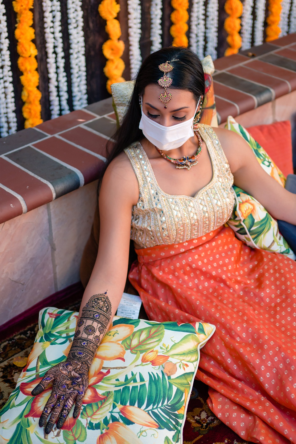 12 Sweet Bridal Poses to Steal {Styled Shoot} – The Big Fat Indian Wedding