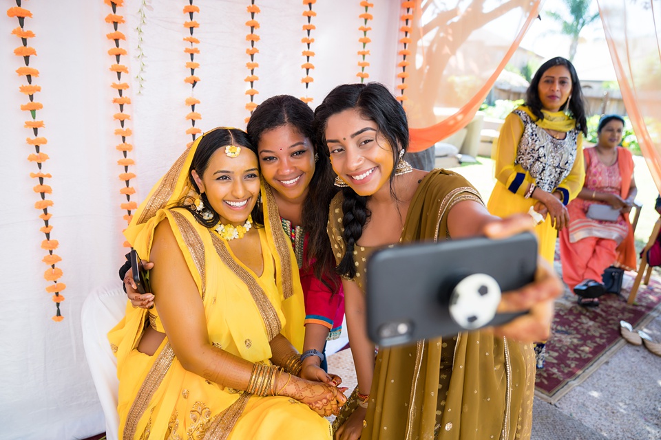 Candid Haldi Ceremony Photos Which Are Totally Awwdorable!