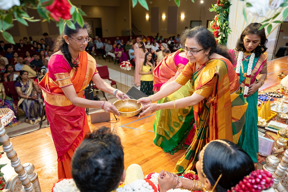 Nivi + Kousik, South Indian Wedding Livermore Hindu Temple