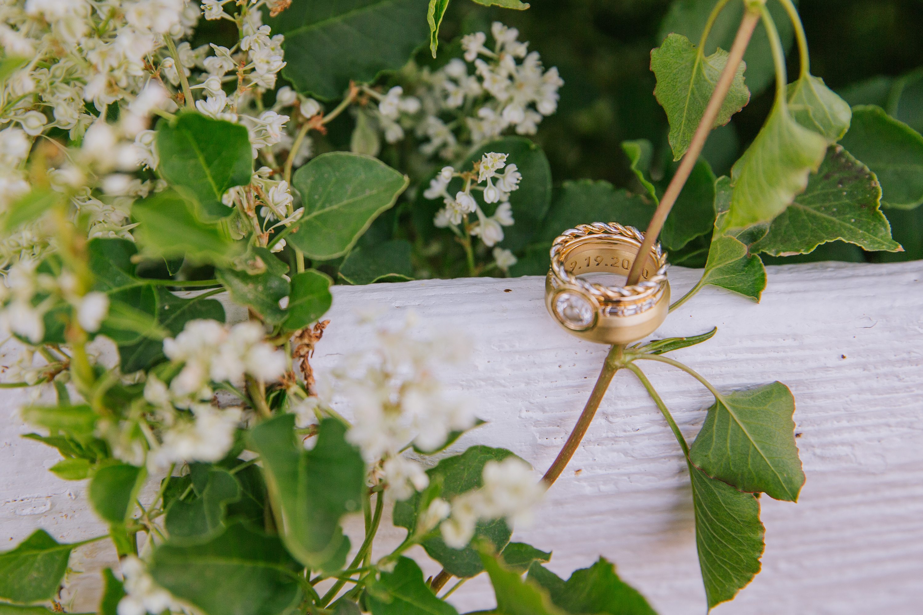 wedding rings,ring shot,engraved ring,engraved wedding band