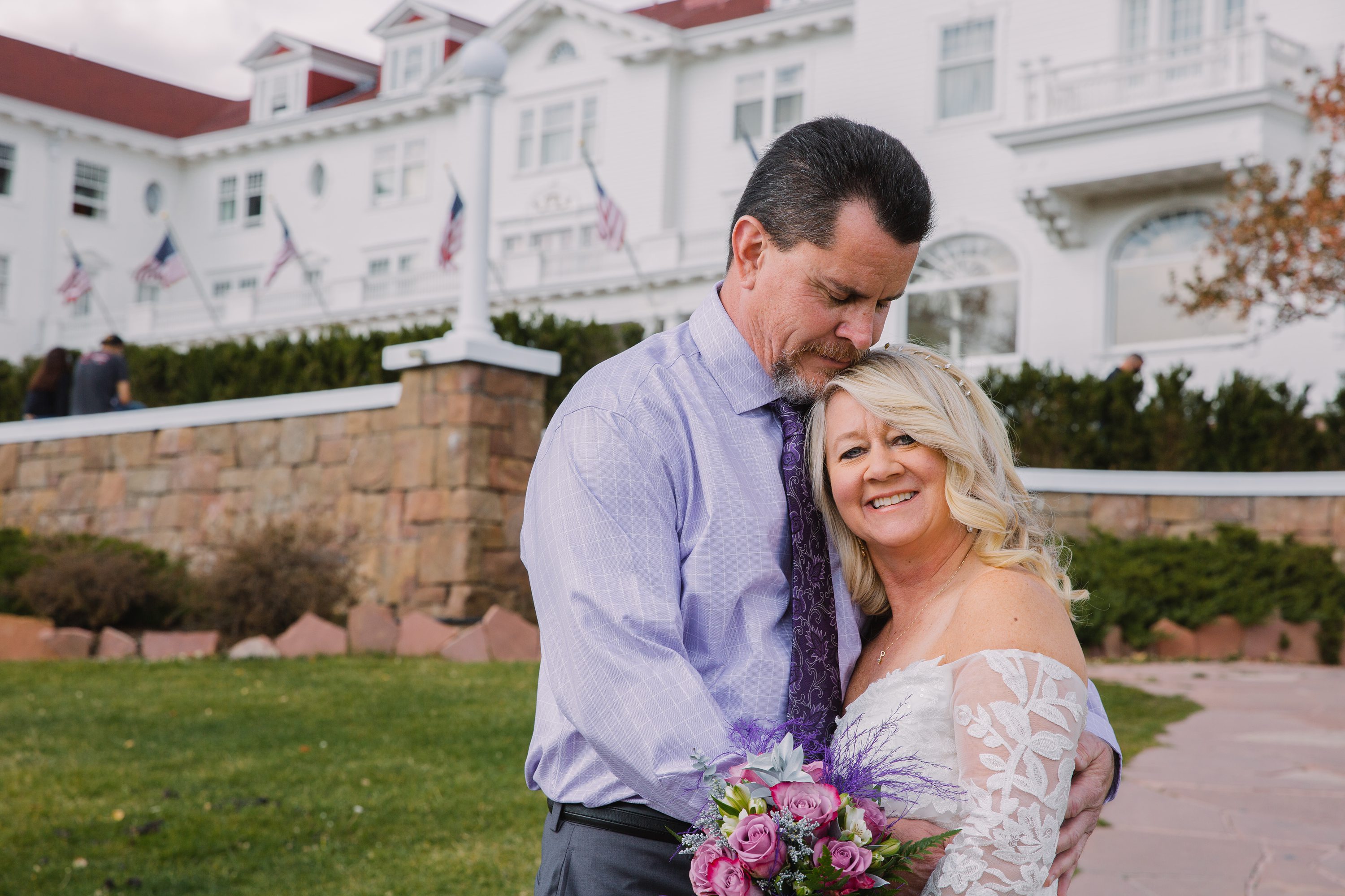 stanley hotel,bride and groom